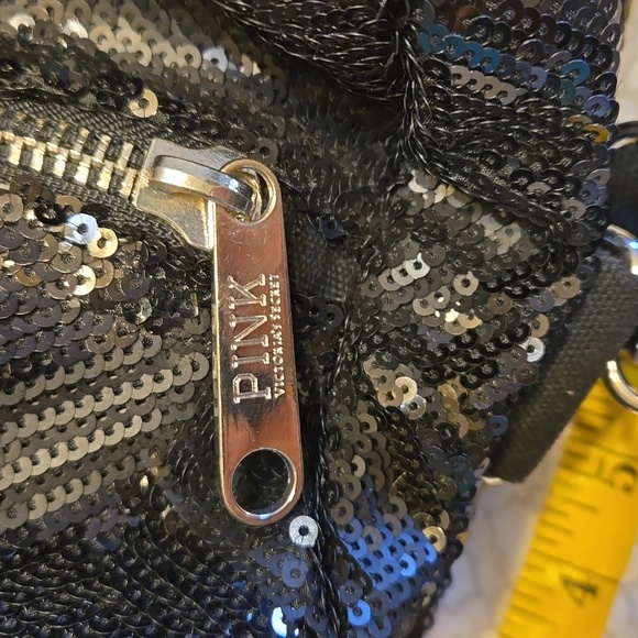 NWOT Vintage PINK Victoria's Secret Duffel Bag w/Black Sequins - Picture 3 of 6